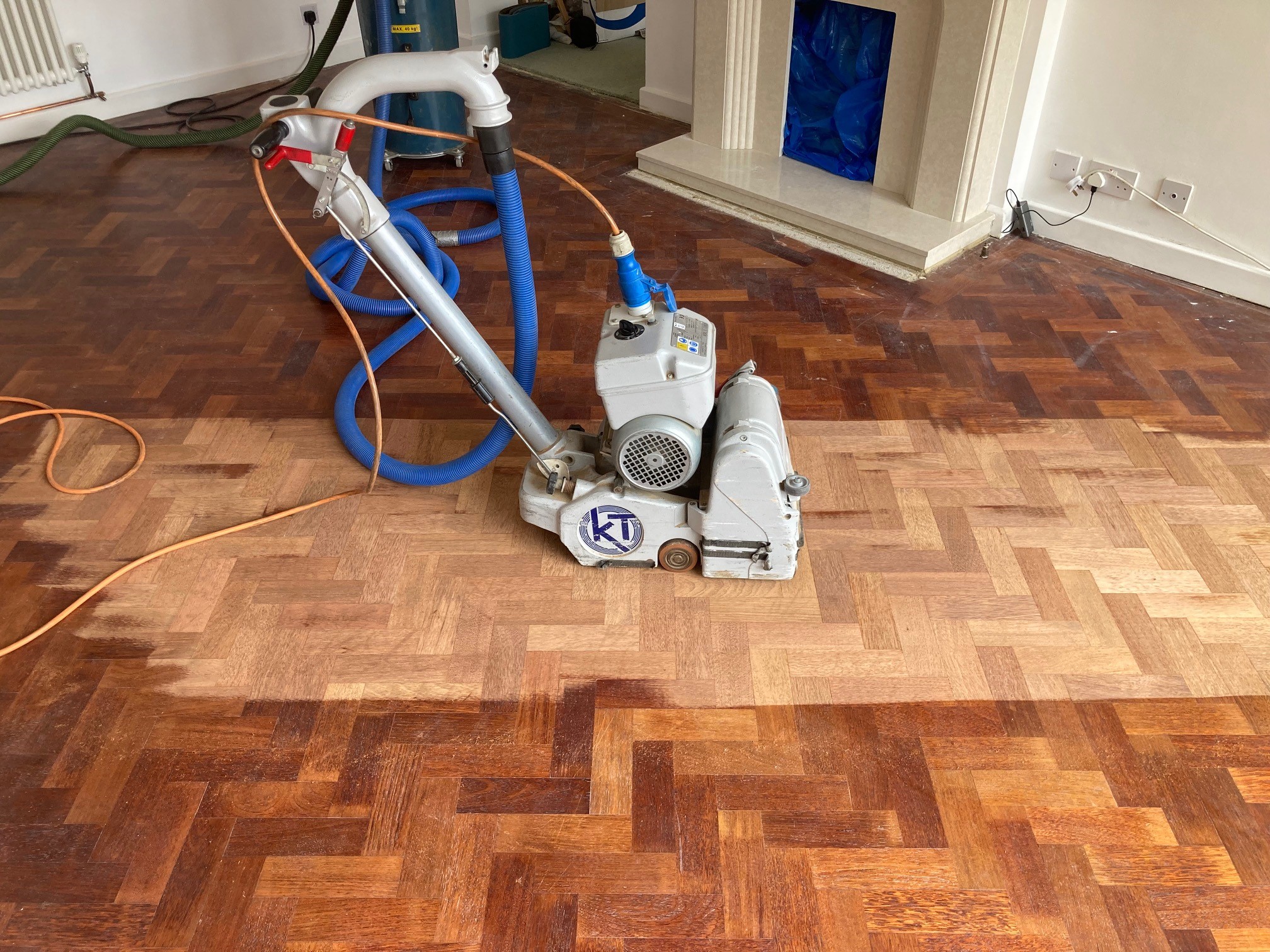 Parquet floor sanding