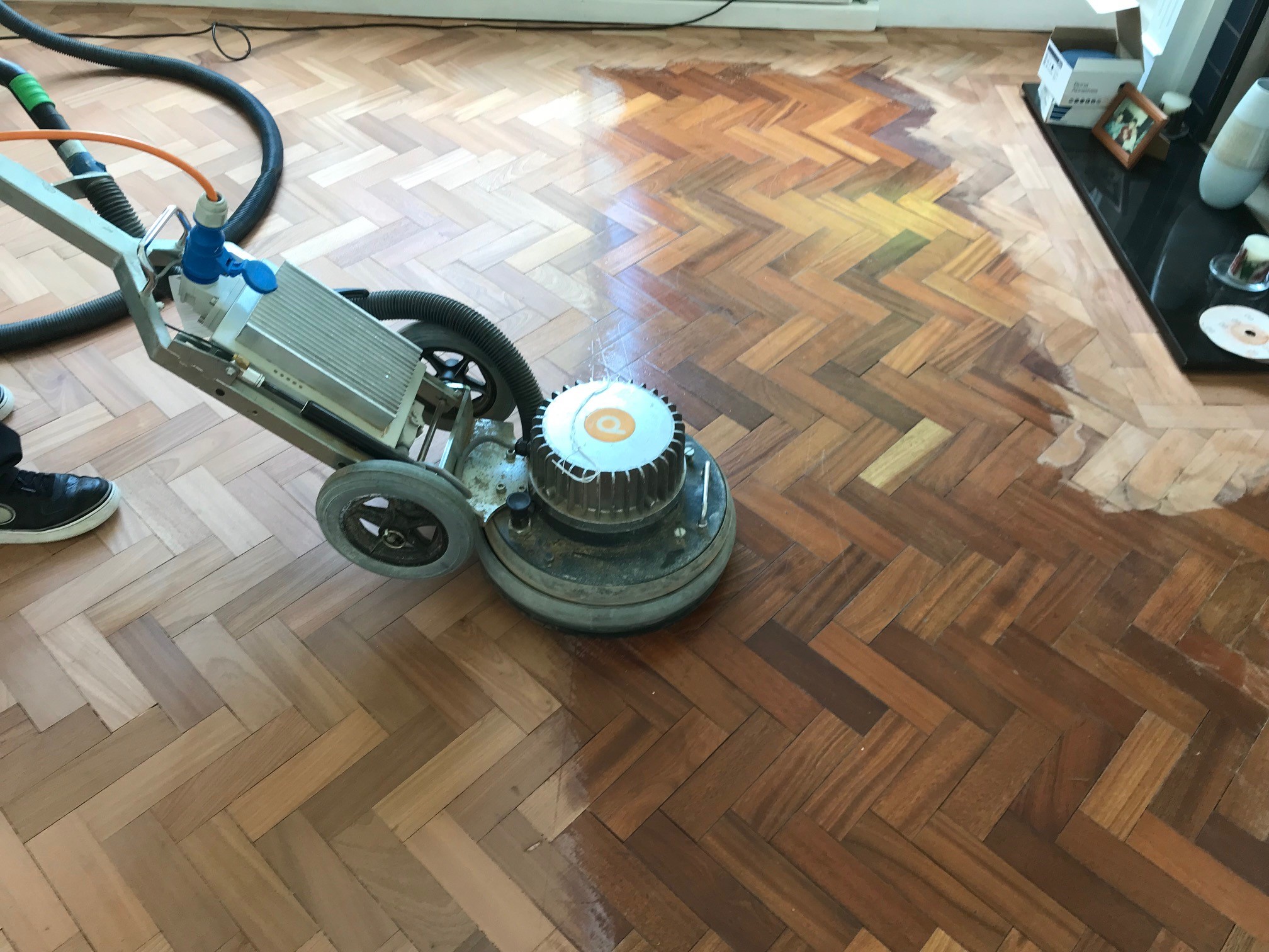 Screen & recoat refinishing proceedure